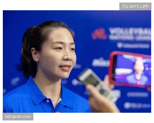 如果在机场碰到魏秋月，安检还以为她是来走秀的